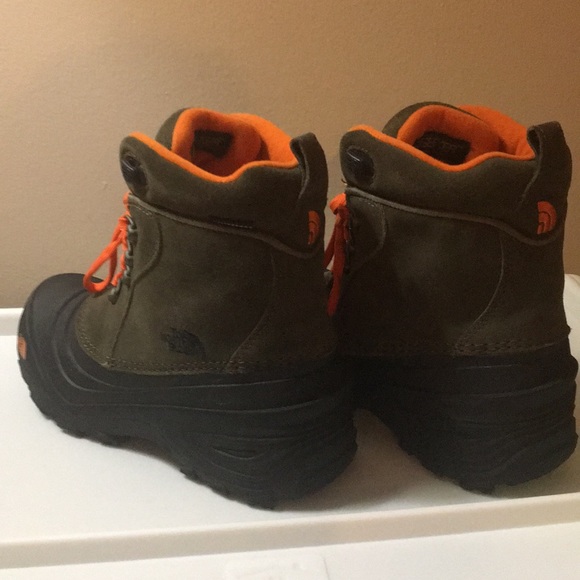 The North Face Boys' Boot Size 4 - Picture 6 of 7